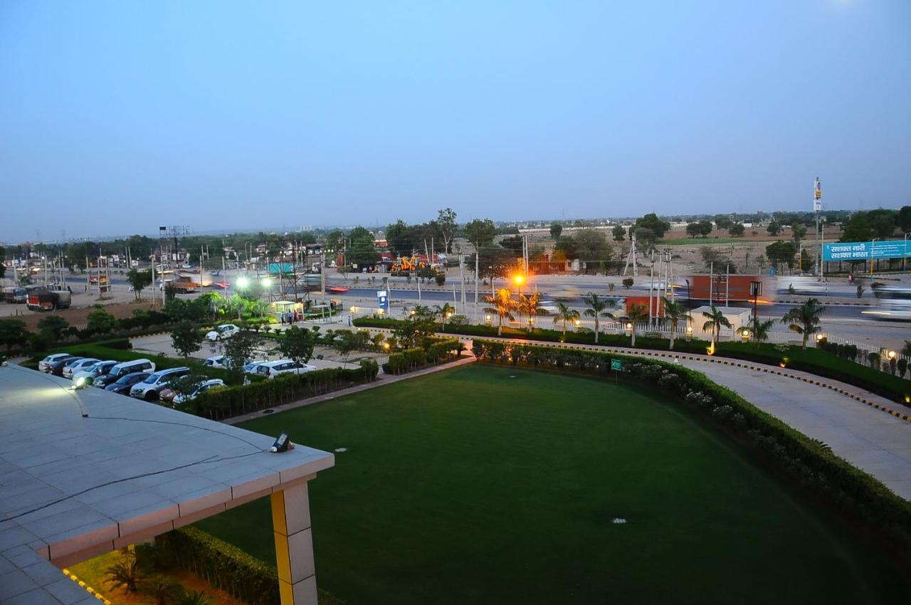 Park Inn By Radisson Gurgaon Bilaspur Манесар Екстер'єр фото